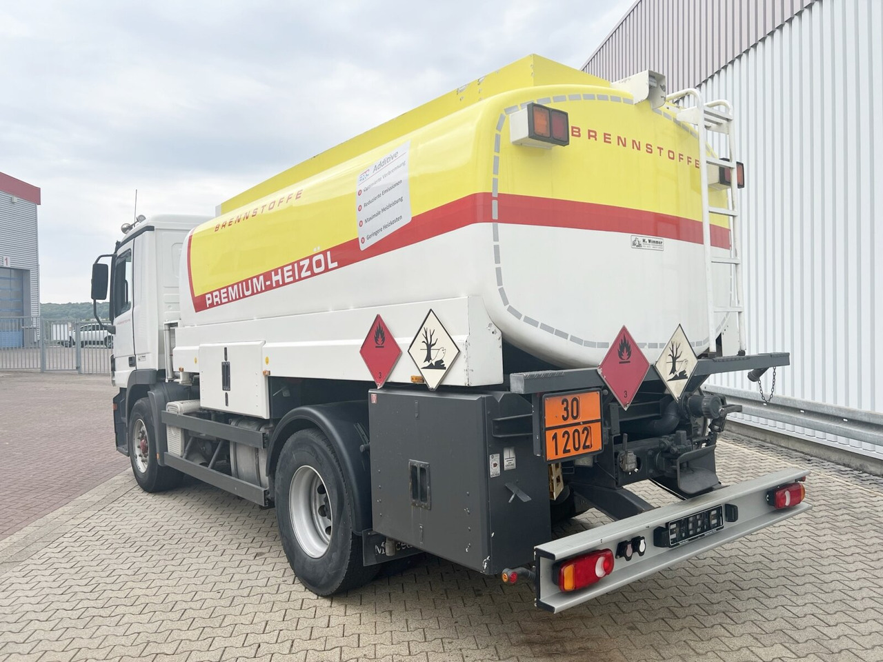 Tank truck Mercedes-Benz Actros 1844 L 4x2 Actros 1844 L 4x2, Tank 14.250l: picture 13 Tank truck Mercedes-Benz Actros 1844 L 4x2 Actros 1844 L 4x2, Tank 14.250l: picture 13