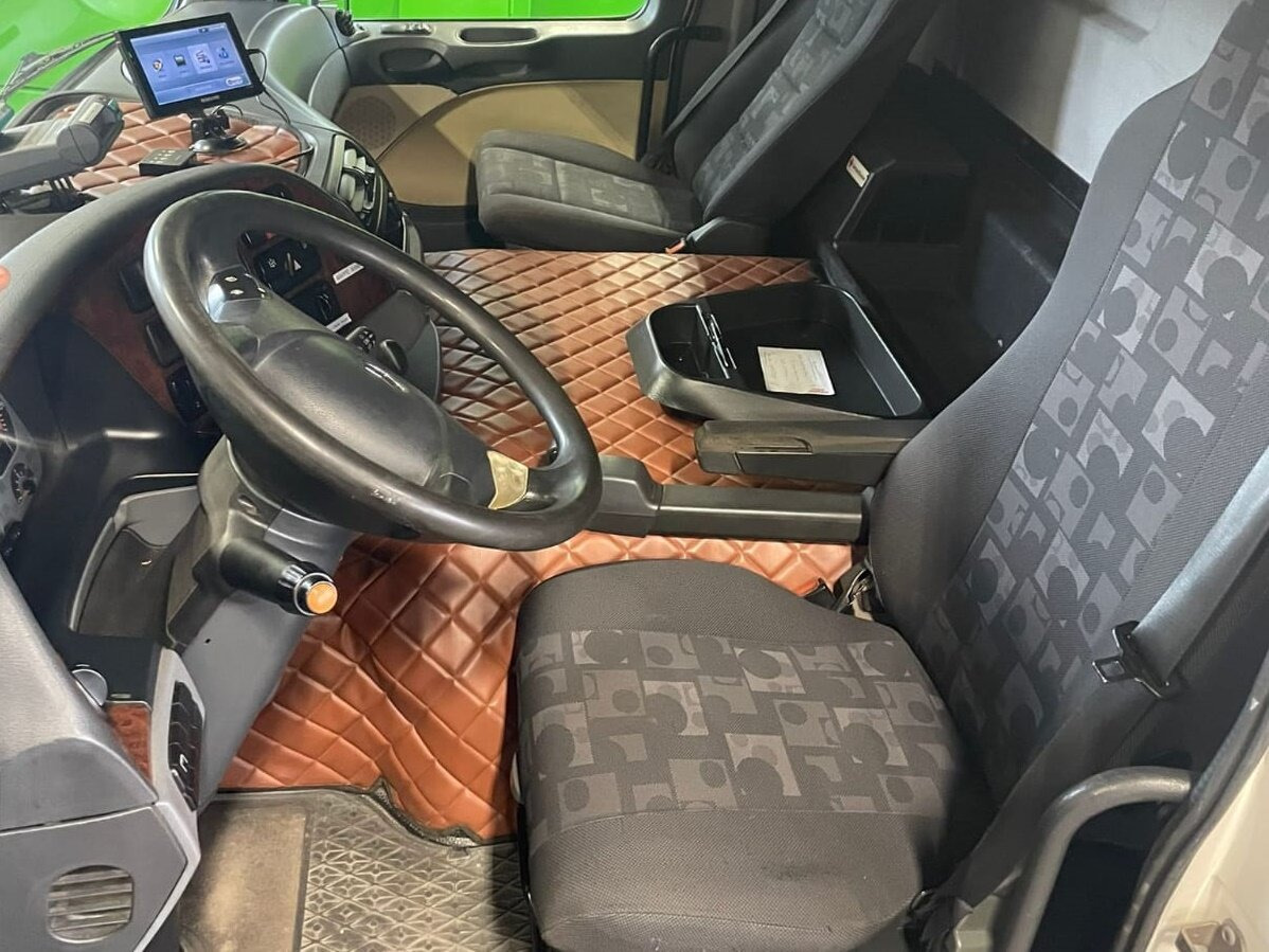 Tank truck Mercedes-Benz Actros 1844 L 4x2 Actros 1844 L 4x2, Tank 14.250l: picture 7 Tank truck Mercedes-Benz Actros 1844 L 4x2 Actros 1844 L 4x2, Tank 14.250l: picture 7