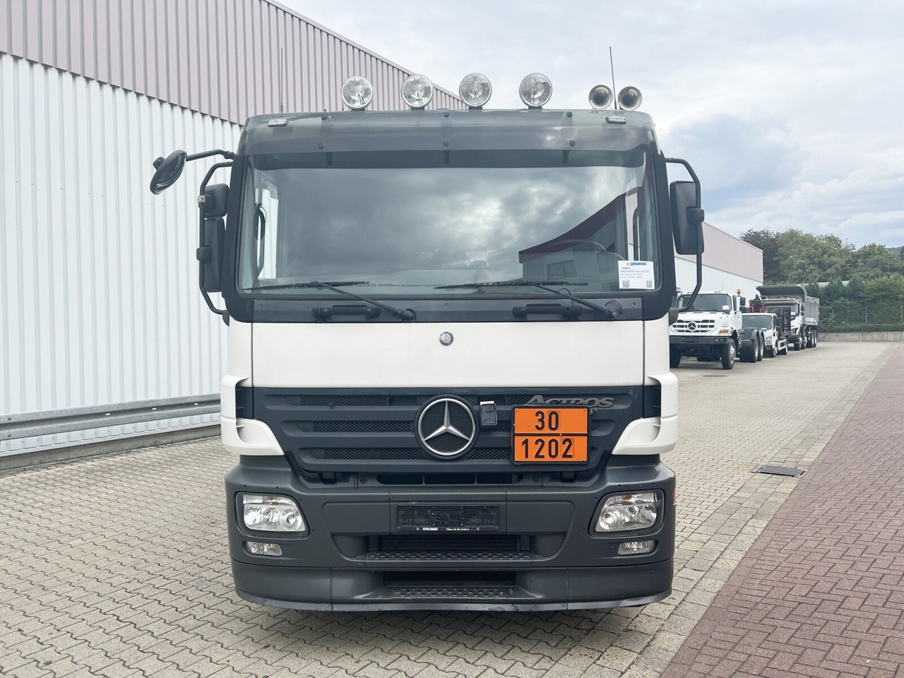 Tank truck Mercedes-Benz Actros 1844 L 4x2 Actros 1844 L 4x2, Tank 14.250l: picture 8 Tank truck Mercedes-Benz Actros 1844 L 4x2 Actros 1844 L 4x2, Tank 14.250l: picture 8