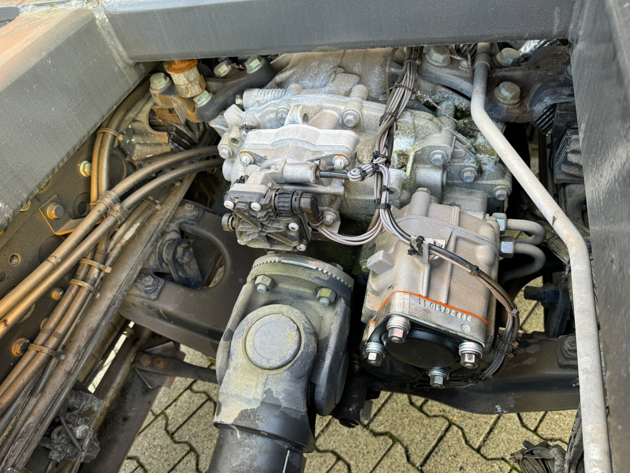 Cab chassis truck Mercedes-Benz Actros 2541 L 6x2 Actros 2541 L 6x2, Lenk-/Liftachse: picture 10