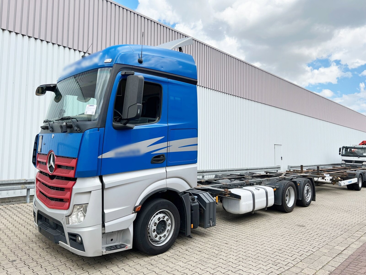 Mercedes-Benz Actros 2542/48 L/nR 6x2 Actros 2542/48 L/nR 6x2, Retarder, Standklima, StreamSpace, SoloStar - Container transporter/ Swap body truck: picture 1 Mercedes-Benz Actros 2542/48 L/nR 6x2 Actros 2542/48 L/nR 6x2, Retarder, Standklima, StreamSpace, SoloStar - Container transporter/ Swap body truck: picture 1