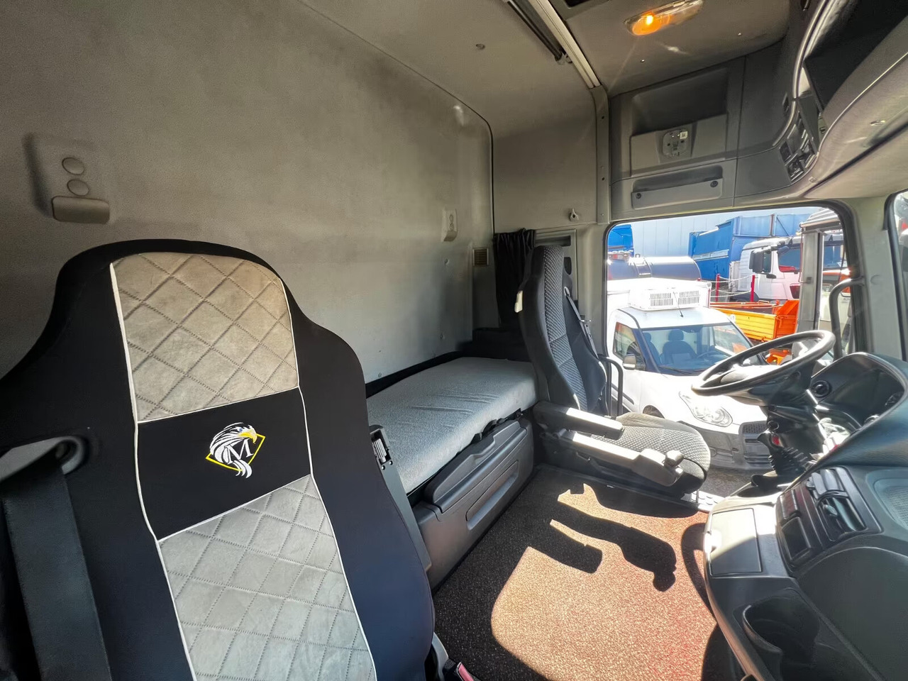 Mercedes-Benz Actros 2544 L 6x2 Actros 2544 L 6x2, Lenkachse, Kran MKG HLK531HP-a5, Funk - Dropside/ Flatbed truck, Crane truck: picture 3 Mercedes-Benz Actros 2544 L 6x2 Actros 2544 L 6x2, Lenkachse, Kran MKG HLK531HP-a5, Funk - Dropside/ Flatbed truck, Crane truck: picture 3