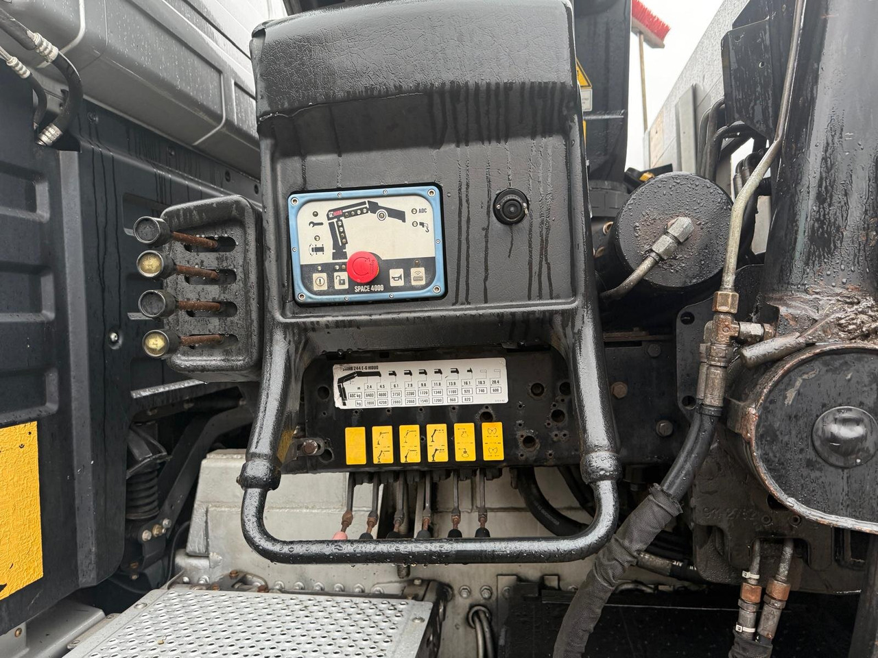 Mercedes-Benz Actros 2546 L 6x2 Actros 2546 L 6x2, Hiab Kran 244 E - 6 Hiduo, 16,1 m 920 kg, Funk - Crane truck, Dropside/ Flatbed truck: picture 3 Mercedes-Benz Actros 2546 L 6x2 Actros 2546 L 6x2, Hiab Kran 244 E - 6 Hiduo, 16,1 m 920 kg, Funk - Crane truck, Dropside/ Flatbed truck: picture 3