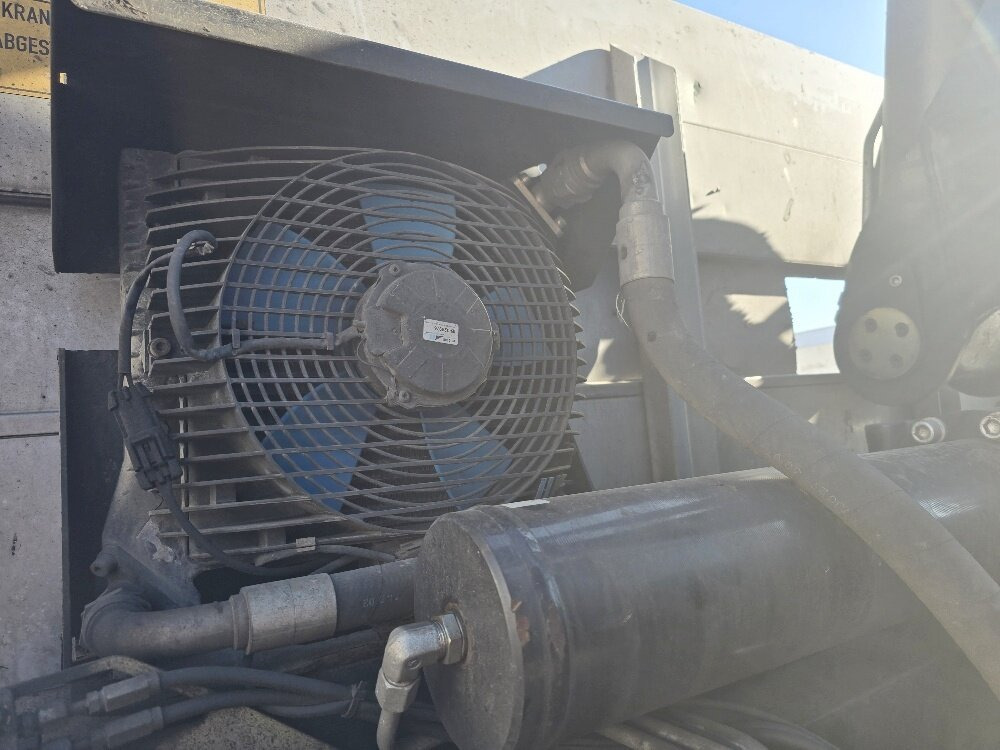 Mercedes-Benz Actros 2546 L 6x2 Actros 2546 L 6x2, Hiab Kran 244 E - 6 Hiduo, 16,1 m 920 kg, Funk - Crane truck, Dropside/ Flatbed truck: picture 5 Mercedes-Benz Actros 2546 L 6x2 Actros 2546 L 6x2, Hiab Kran 244 E - 6 Hiduo, 16,1 m 920 kg, Funk - Crane truck, Dropside/ Flatbed truck: picture 5