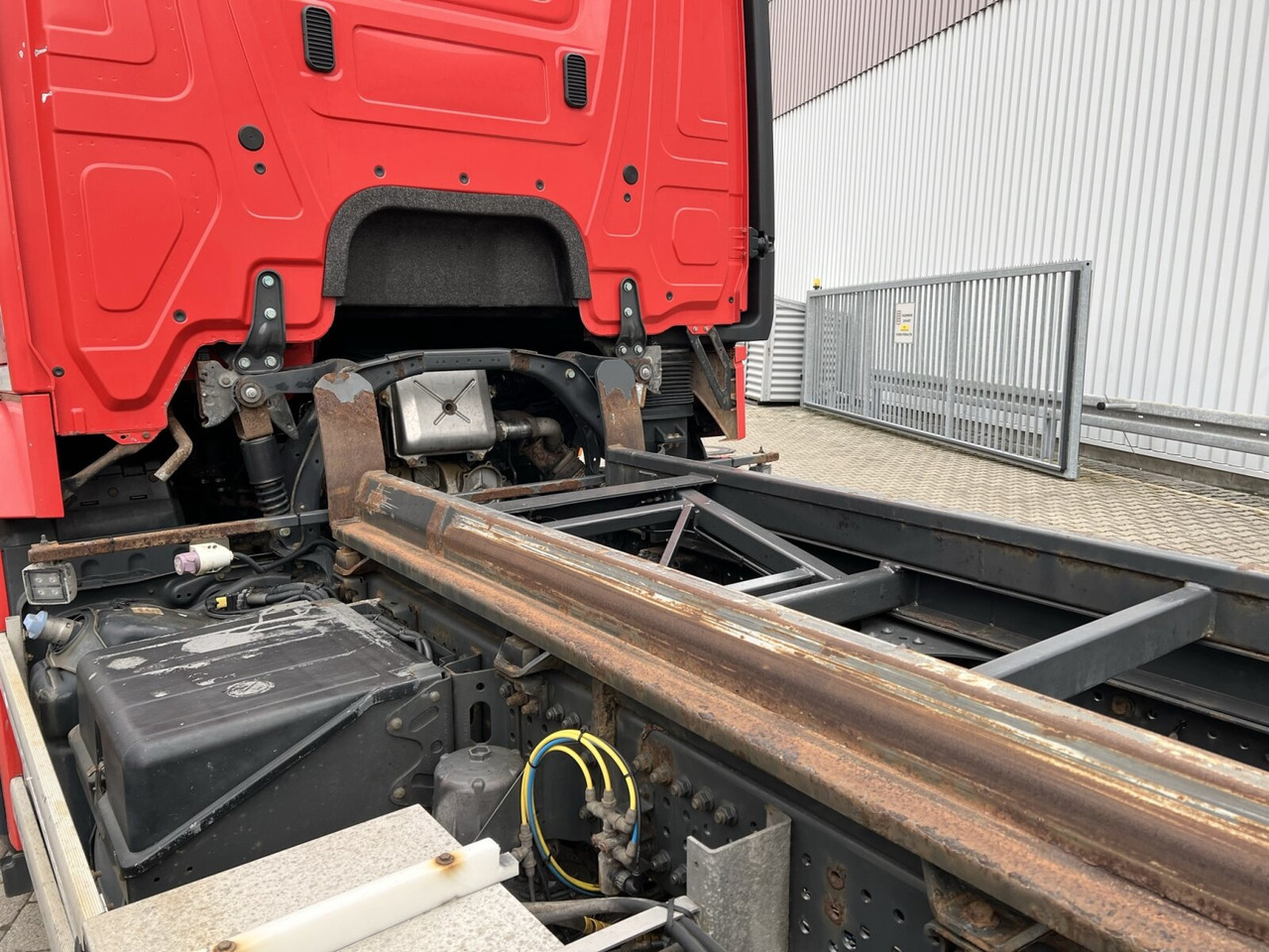 Mercedes-Benz Actros 2645 6x2 Actros 2645 6x2, Retarder, Liftachse, AWL, Hiab LBW - Cab chassis truck: picture 3 Mercedes-Benz Actros 2645 6x2 Actros 2645 6x2, Retarder, Liftachse, AWL, Hiab LBW - Cab chassis truck: picture 3