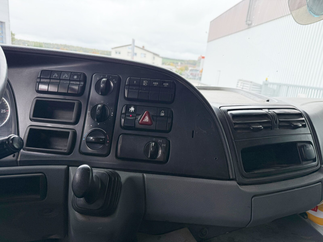 Mercedes-Benz Actros 3241 K 8x4/4 Actros 3241 K 8x4/4 - Cab chassis truck: picture 3 Mercedes-Benz Actros 3241 K 8x4/4 Actros 3241 K 8x4/4 - Cab chassis truck: picture 3