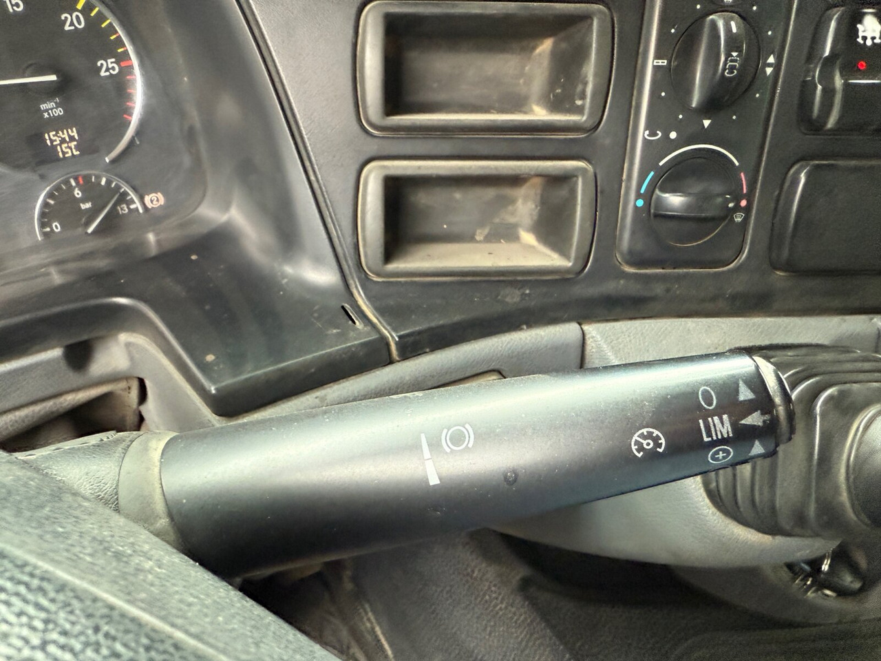 Mercedes-Benz Actros 3241 K 8x4/4 Actros 3241 K 8x4/4 - Cab chassis truck: picture 4 Mercedes-Benz Actros 3241 K 8x4/4 Actros 3241 K 8x4/4 - Cab chassis truck: picture 4