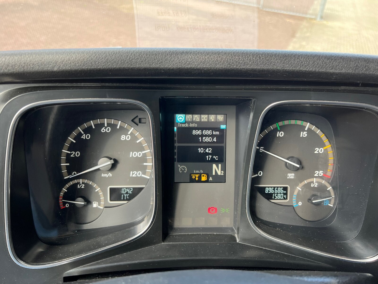 Mercedes-Benz Actros 3551 L 8x2/4 Actros 3551 L 8x2/4, Vorlauflenkachse, Doppelbereifte Nachlaufliftachse - Cab chassis truck: picture 4 Mercedes-Benz Actros 3551 L 8x2/4 Actros 3551 L 8x2/4, Vorlauflenkachse, Doppelbereifte Nachlaufliftachse - Cab chassis truck: picture 4