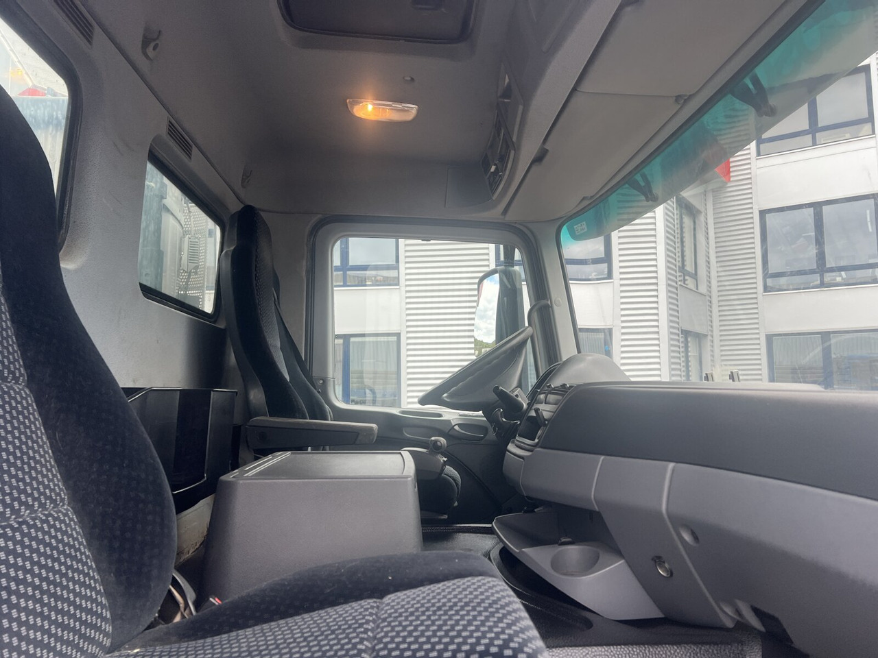 Mercedes-Benz Actros MP 3, 3241/8x4 Actros MP 3, 3241/8x4 - Cab chassis truck: picture 2 Mercedes-Benz Actros MP 3, 3241/8x4 Actros MP 3, 3241/8x4 - Cab chassis truck: picture 2