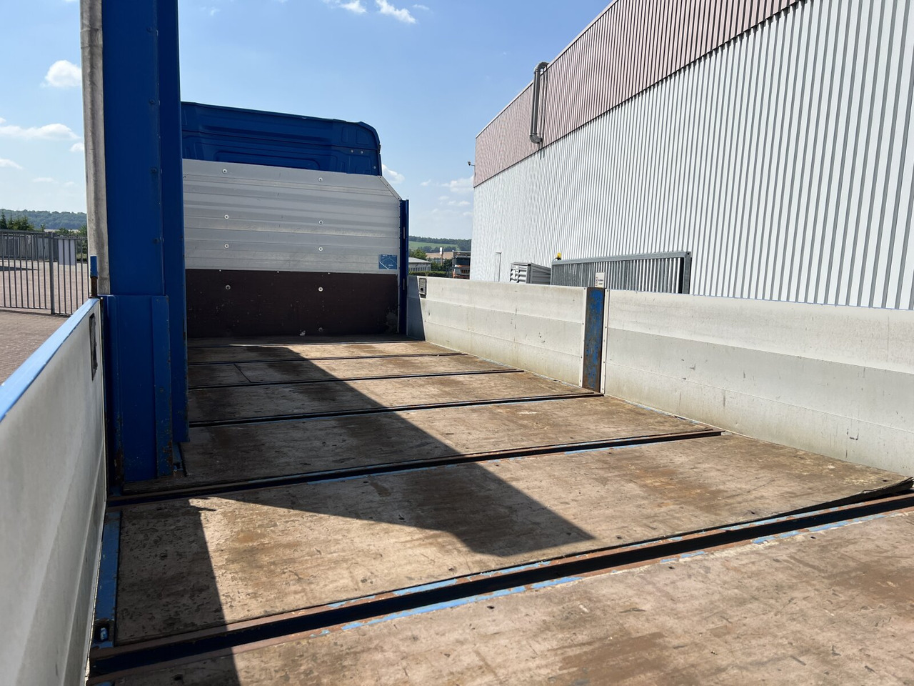 Leasing of Mercedes-Benz Antos 1836 L 4x2 Antos 1836 L 4x2, Glastransporter, Heckkran Palfinger Pk 12002-EH, Funk Mercedes-Benz Antos 1836 L 4x2 Antos 1836 L 4x2, Glastransporter, Heckkran Palfinger Pk 12002-EH, Funk: picture 6