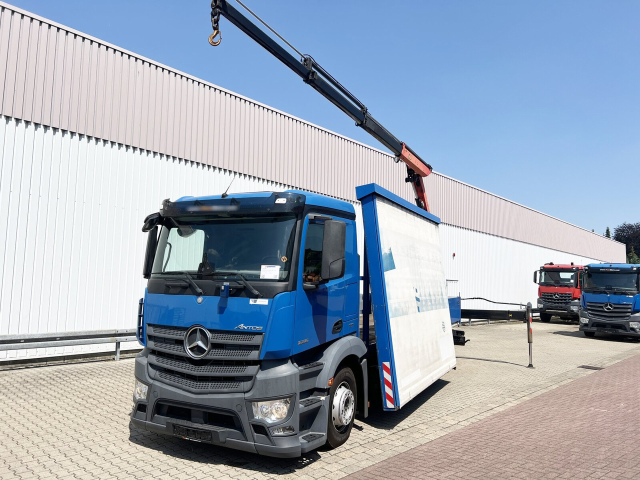 Leasing of Mercedes-Benz Antos 1836 L 4x2 Antos 1836 L 4x2, Glastransporter, Heckkran Palfinger Pk 12002-EH, Funk Mercedes-Benz Antos 1836 L 4x2 Antos 1836 L 4x2, Glastransporter, Heckkran Palfinger Pk 12002-EH, Funk: picture 7