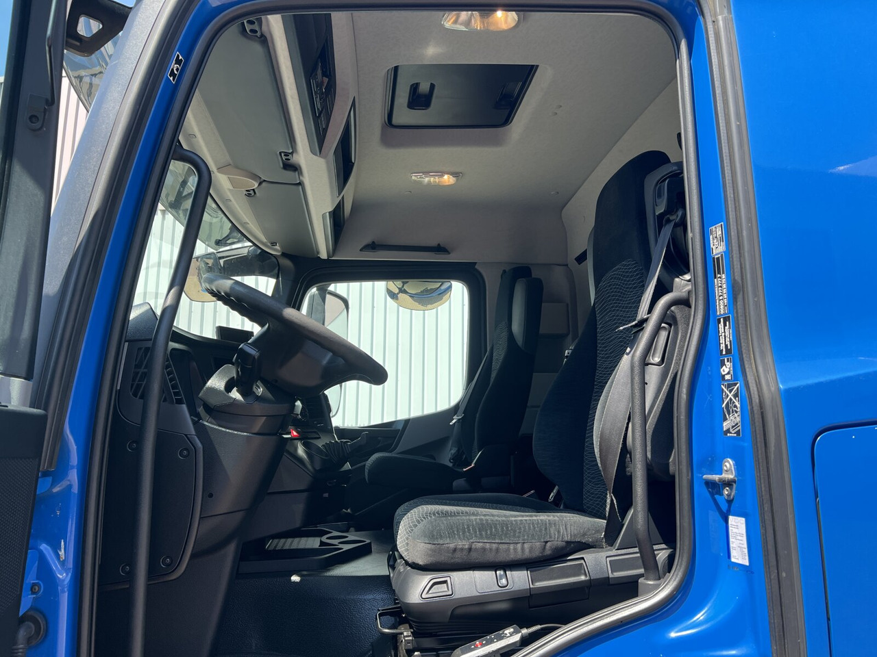 Interior photo 1: Leasing of Mercedes-Benz Antos 1836 L 4x2 Antos 1836 L 4x2, Glastransporter, Heckkran Palfinger Pk 12002-EH, Funk Mercedes-Benz Antos 1836 L 4x2 Antos 1836 L 4x2, Glastransporter, Heckkran Palfinger Pk 12002-EH, Funk