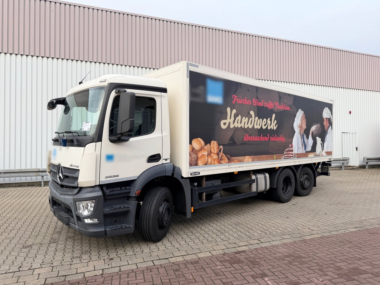 Mercedes-Benz Antos 2535 L 6x2 Antos 2535 L 6x2, Lenk-/Liftachse, LBW BÄR - Box truck: picture 1 Mercedes-Benz Antos 2535 L 6x2 Antos 2535 L 6x2, Lenk-/Liftachse, LBW BÄR - Box truck: picture 1