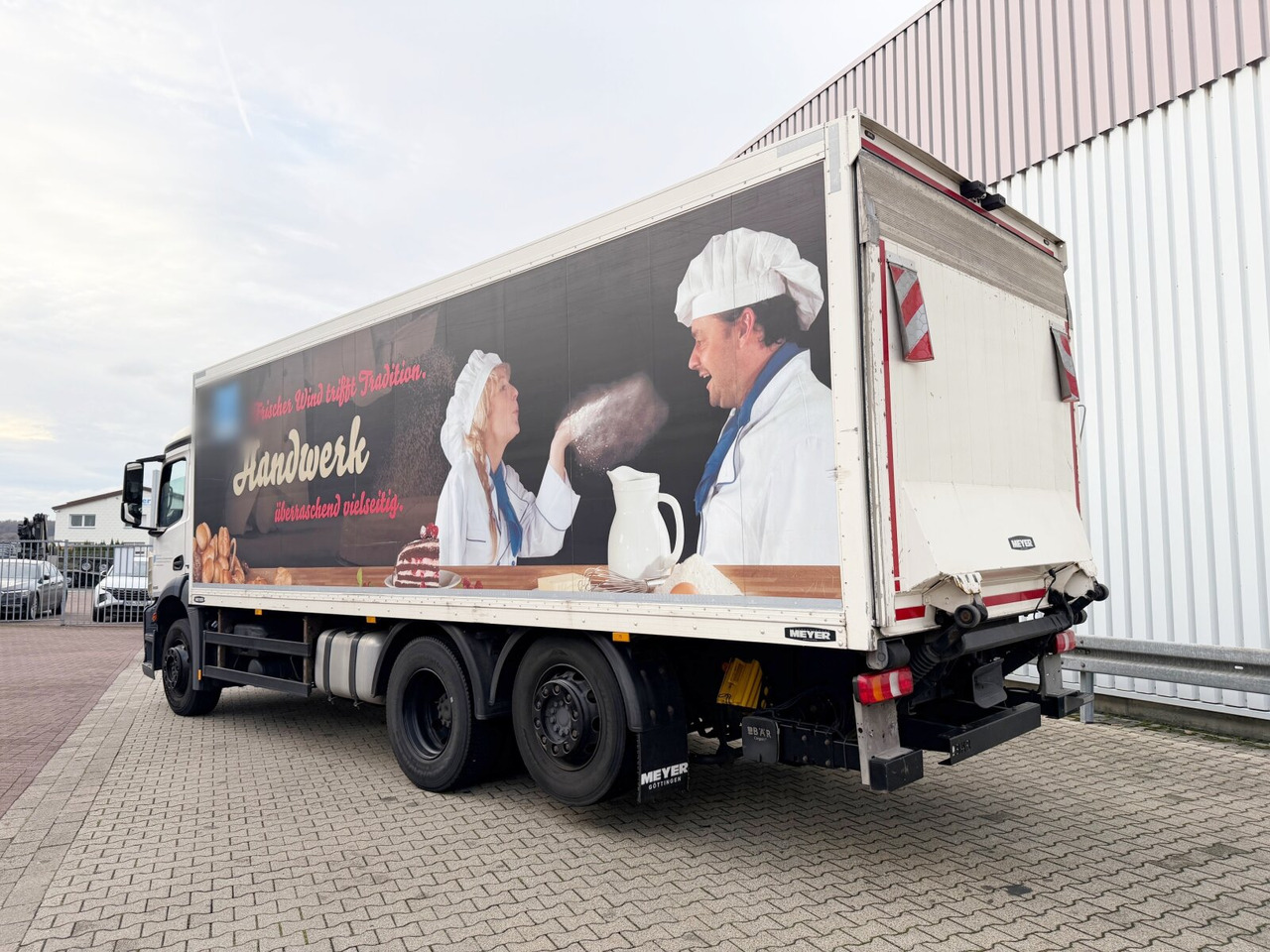 Mercedes-Benz Antos 2535 L 6x2 Antos 2535 L 6x2, Lenk-/Liftachse, LBW BÄR - Box truck: picture 3 Mercedes-Benz Antos 2535 L 6x2 Antos 2535 L 6x2, Lenk-/Liftachse, LBW BÄR - Box truck: picture 3