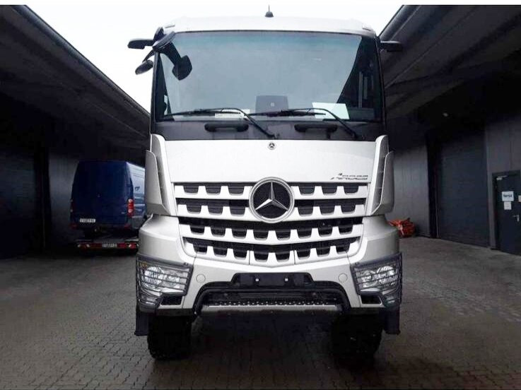 Mercedes-Benz Arocs 2053 A 4x4 Arocs 2053 A 4x4, Grounder, MirrorCam, Multimedia Cockpit, Navi - Cab chassis truck: picture 2 Mercedes-Benz Arocs 2053 A 4x4 Arocs 2053 A 4x4, Grounder, MirrorCam, Multimedia Cockpit, Navi - Cab chassis truck: picture 2