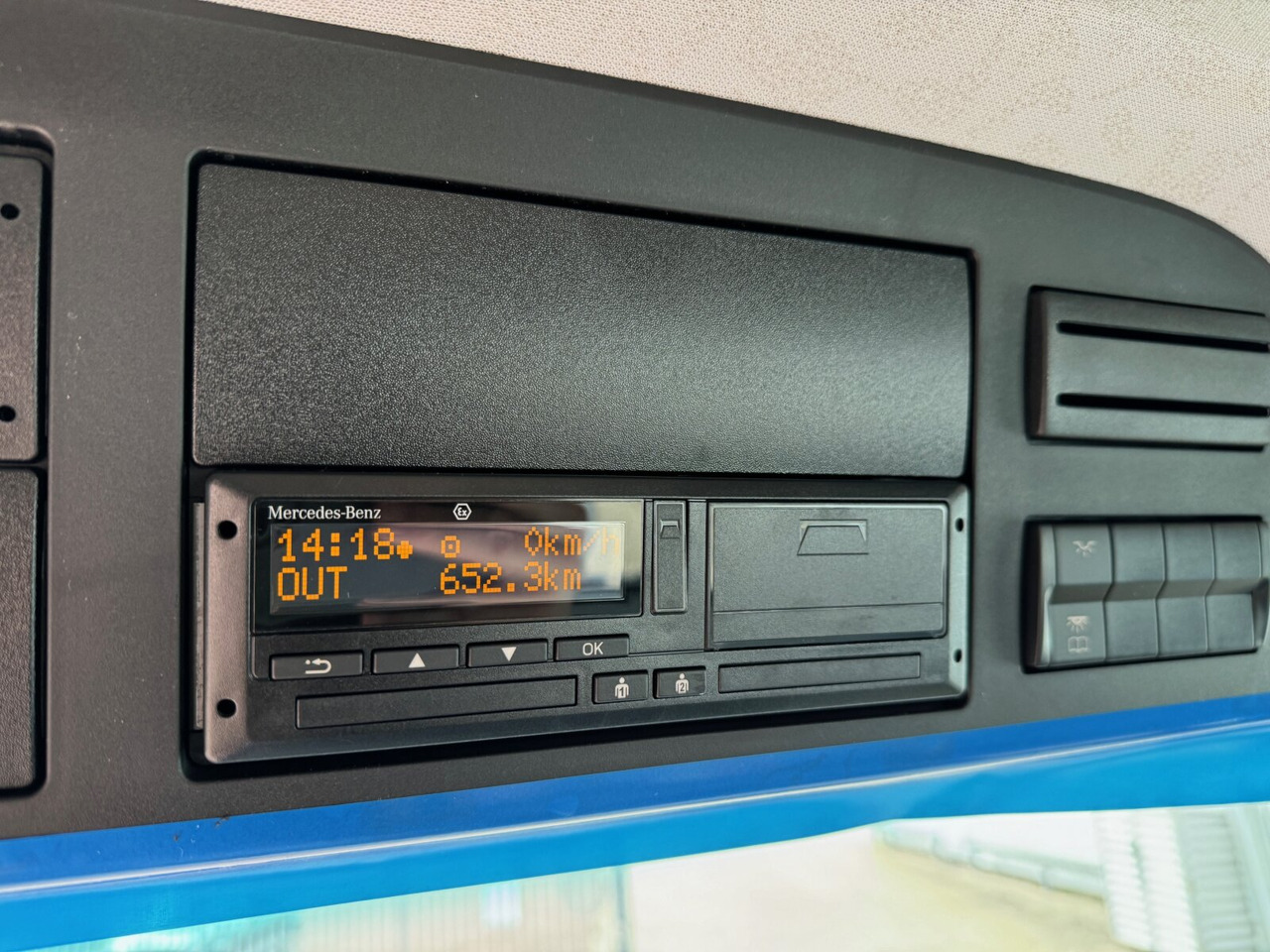 Leasing of Mercedes-Benz Arocs 2633 6x4, Automatik, 2x Nebenantrieb Arocs 2633 6x4, 2x Nebenantrieb Mercedes-Benz Arocs 2633 6x4, Automatik, 2x Nebenantrieb Arocs 2633 6x4, 2x Nebenantrieb: picture 4 Leasing of Mercedes-Benz Arocs 2633 6x4, Automatik, 2x Nebenantrieb Arocs 2633 6x4, 2x Nebenantrieb Mercedes-Benz Arocs 2633 6x4, Automatik, 2x Nebenantrieb Arocs 2633 6x4, 2x Nebenantrieb: picture 4