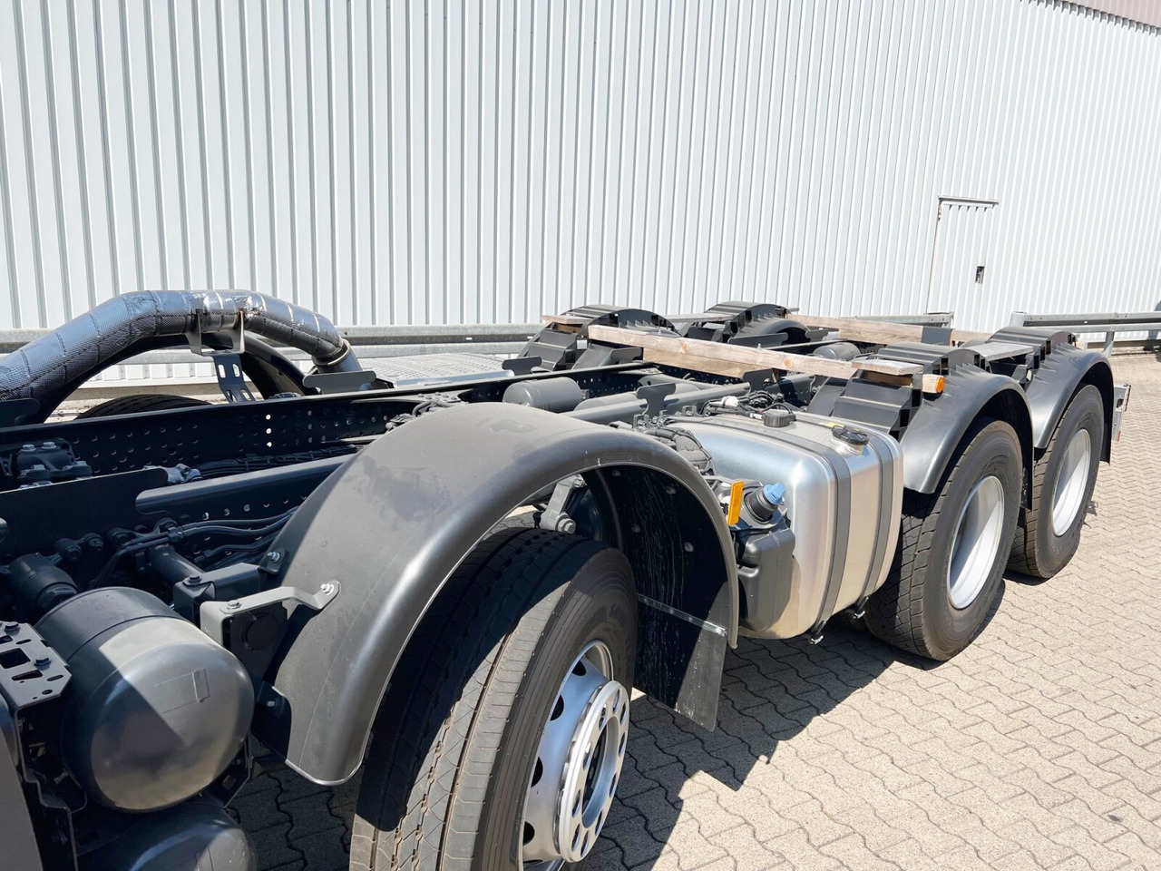 Mercedes-Benz Arocs 3240 8x4 Arocs 3240 8x4, 9/10m³ Mischer - Concrete mixer truck: picture 3 Mercedes-Benz Arocs 3240 8x4 Arocs 3240 8x4, 9/10m³ Mischer - Concrete mixer truck: picture 3