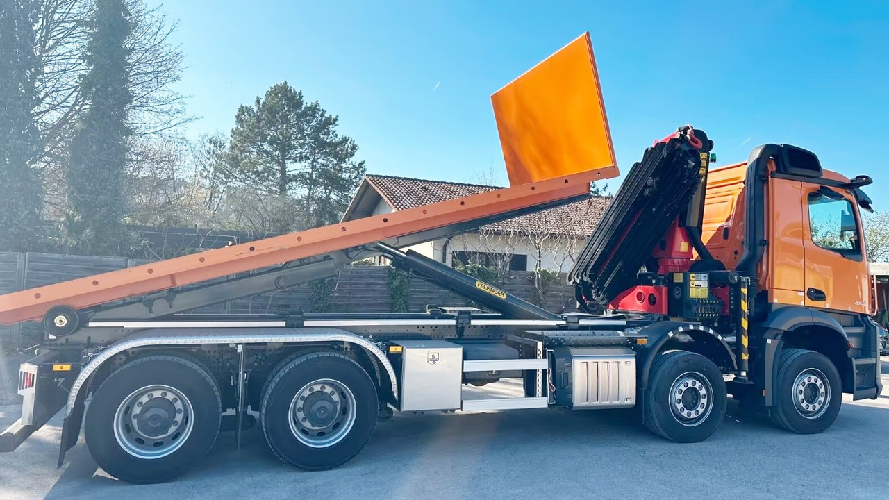Mercedes-Benz Arocs 3245 L 8x4/4 Arocs 3245 L 8x4/4, Kran Palfinger PK33002 EH-E, MirrorCam, Motorabtrieb, Funk - Hook lift truck, Crane truck: picture 3 Mercedes-Benz Arocs 3245 L 8x4/4 Arocs 3245 L 8x4/4, Kran Palfinger PK33002 EH-E, MirrorCam, Motorabtrieb, Funk - Hook lift truck, Crane truck: picture 3