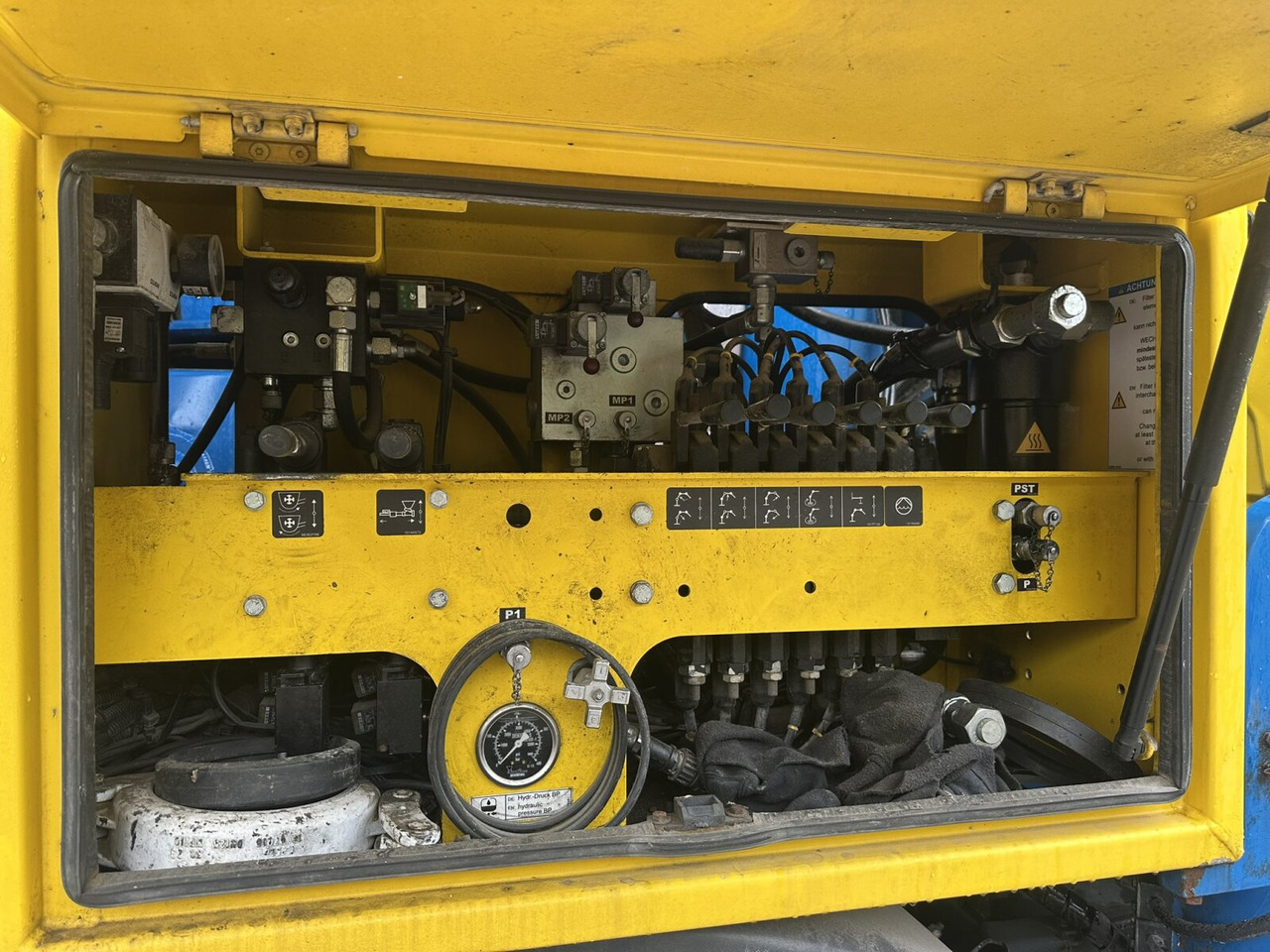 Mercedes-Benz Arocs 3246 B 8x4 Stetter Mischer 7m³, Pumpe 25m Arocs 3246 B 8x4 Stetter Mischer 7m³, Pumpe 25m - Concrete pump truck: picture 5 Mercedes-Benz Arocs 3246 B 8x4 Stetter Mischer 7m³, Pumpe 25m Arocs 3246 B 8x4 Stetter Mischer 7m³, Pumpe 25m - Concrete pump truck: picture 5