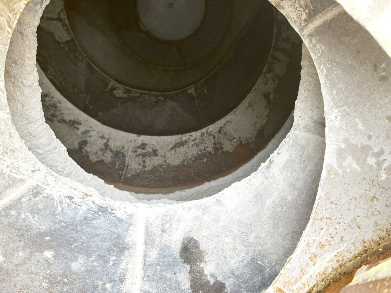 Mercedes-Benz Arocs 3246 B 8x4 Stetter Mischer 7m³, Pumpe 25m Arocs 3246 B 8x4 Stetter Mischer 7m³, Pumpe 25m - Concrete mixer truck: picture 3 Mercedes-Benz Arocs 3246 B 8x4 Stetter Mischer 7m³, Pumpe 25m Arocs 3246 B 8x4 Stetter Mischer 7m³, Pumpe 25m - Concrete mixer truck: picture 3