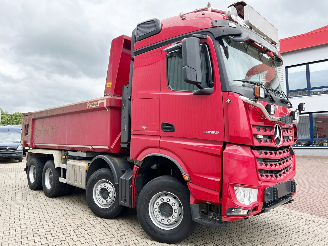 Tipper Mercedes-Benz Arocs 3263 8x4/4 Arocs 3263 8x4/4, Retarder, Stahlmulde ca.14m³, Hydr. Heckklappe: picture 8 Tipper Mercedes-Benz Arocs 3263 8x4/4 Arocs 3263 8x4/4, Retarder, Stahlmulde ca.14m³, Hydr. Heckklappe: picture 8