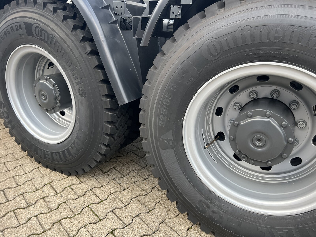 Mercedes-Benz Arocs 4151 AK 8x8/4 Arocs 4151 AK 8x8/4, Grounder - Tipper: picture 5 Mercedes-Benz Arocs 4151 AK 8x8/4 Arocs 4151 AK 8x8/4, Grounder - Tipper: picture 5