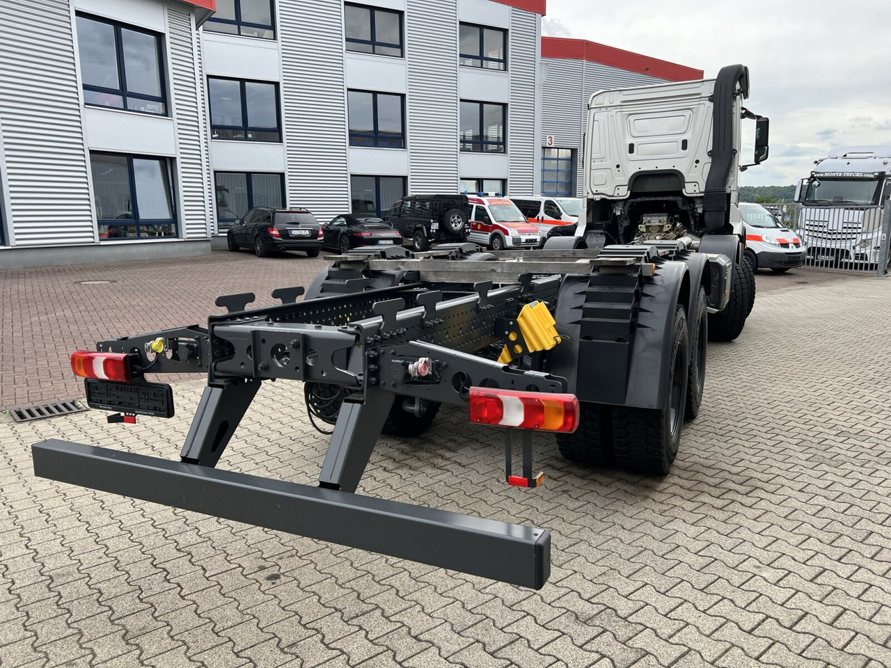 New Hook lift truck Mercedes-Benz Arocs 4163/8x4 Arocs 4163/8x4, Hiab 26.59, Funk, Multimedia Cockpit,: picture 12