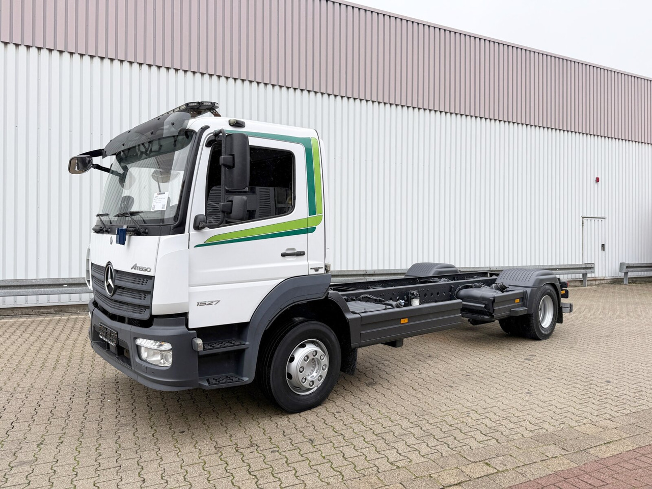 Mercedes-Benz Atego 1627 L 4x2 Atego 1627 L 4x2, 6-Zylinder, Motorabtrieb - Cab chassis truck: picture 1 Mercedes-Benz Atego 1627 L 4x2 Atego 1627 L 4x2, 6-Zylinder, Motorabtrieb - Cab chassis truck: picture 1