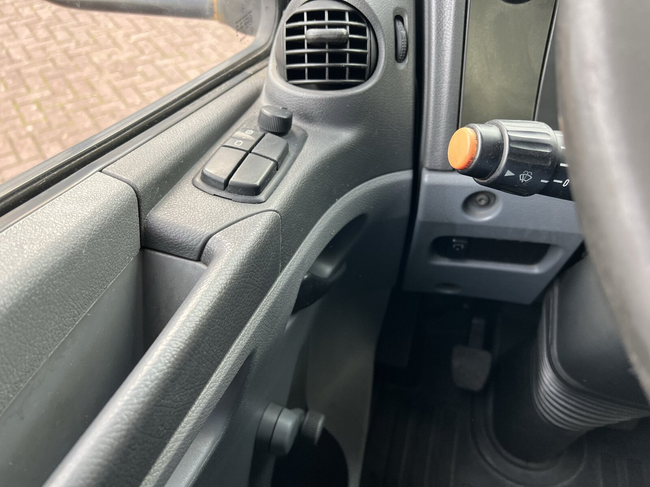 Mercedes-Benz Atego 816 L 4x2 Atego 816 L 4x2 mit LBW, 4x Vorhanden! - Box truck: picture 5 Mercedes-Benz Atego 816 L 4x2 Atego 816 L 4x2 mit LBW, 4x Vorhanden! - Box truck: picture 5