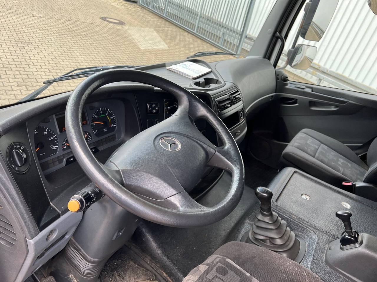 Mercedes-Benz Atego 818 L 4x2 Atego 818 L 4x2 mit LBW BÄR - Curtainsider truck: picture 4 Mercedes-Benz Atego 818 L 4x2 Atego 818 L 4x2 mit LBW BÄR - Curtainsider truck: picture 4