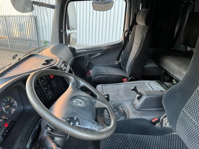 Mercedes-Benz Atego 822 4x2 Atego 822 4x2, Doka mit Kombisitzbank - Curtainsider truck: picture 2 Mercedes-Benz Atego 822 4x2 Atego 822 4x2, Doka mit Kombisitzbank - Curtainsider truck: picture 2
