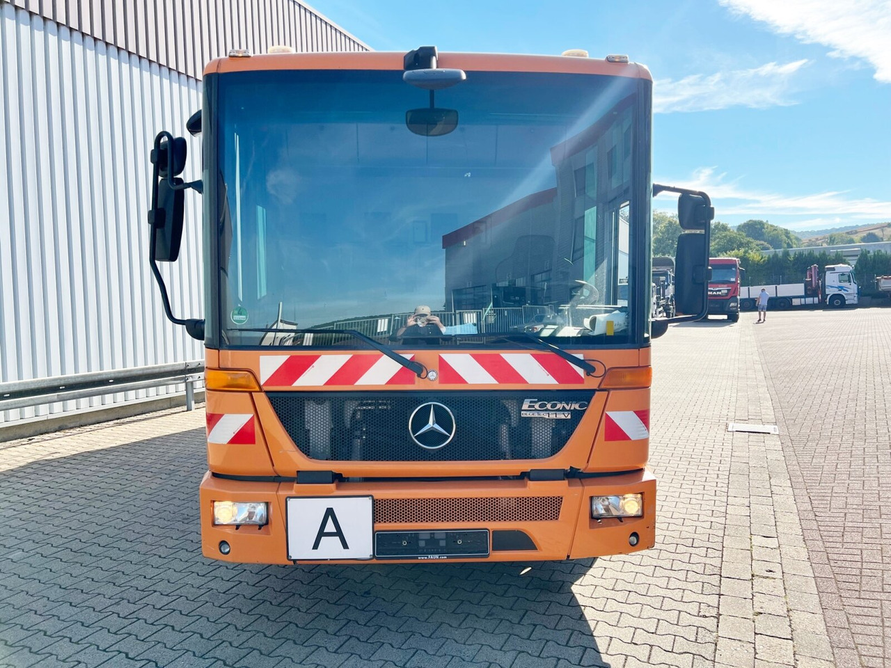 Garbage truck for transportation of garbage Mercedes-Benz Econic 2629 L/NLA 6x2/4 Econic 2629 L/NLA 6x2/4, EEV, Lenkachse, FAUN Rotopress 519L, Zöller-Schüttung: picture 8