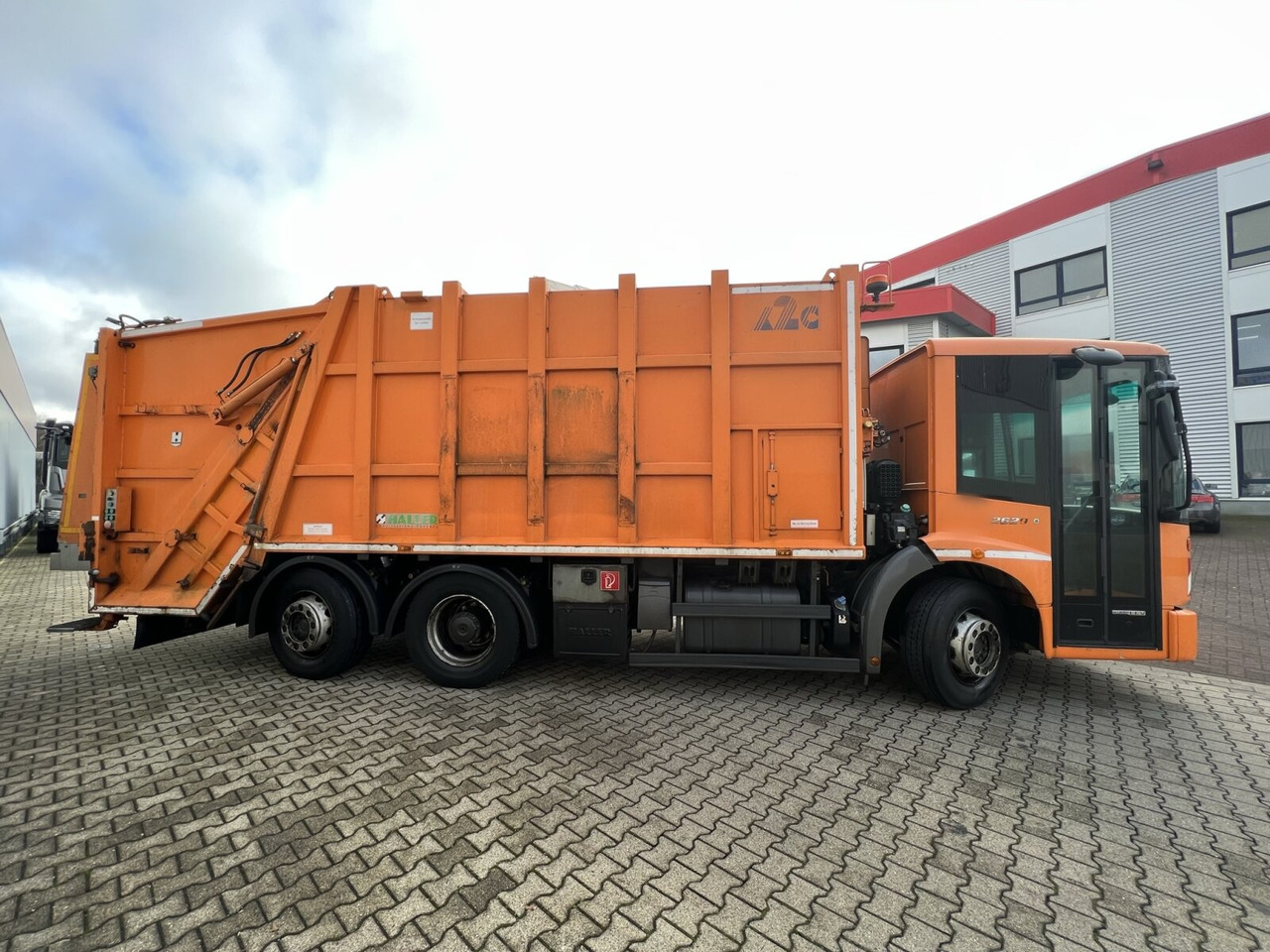 Leasing of Mercedes-Benz Econic 2629 LL 6x2/4 NLA Econic 2629 LL 6x2/4 NLA, EEV, Lenkachse, Haller X2C, Zöller-Schüttung Mercedes-Benz Econic 2629 LL 6x2/4 NLA Econic 2629 LL 6x2/4 NLA, EEV, Lenkachse, Haller X2C, Zöller-Schüttung: picture 10
