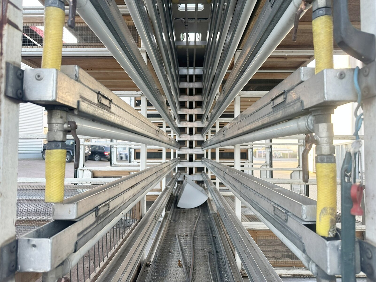 Mercedes-Benz LK 817 4x2 LK 817 4x2, Taubentransporter - Box truck: picture 5 Mercedes-Benz LK 817 4x2 LK 817 4x2, Taubentransporter - Box truck: picture 5