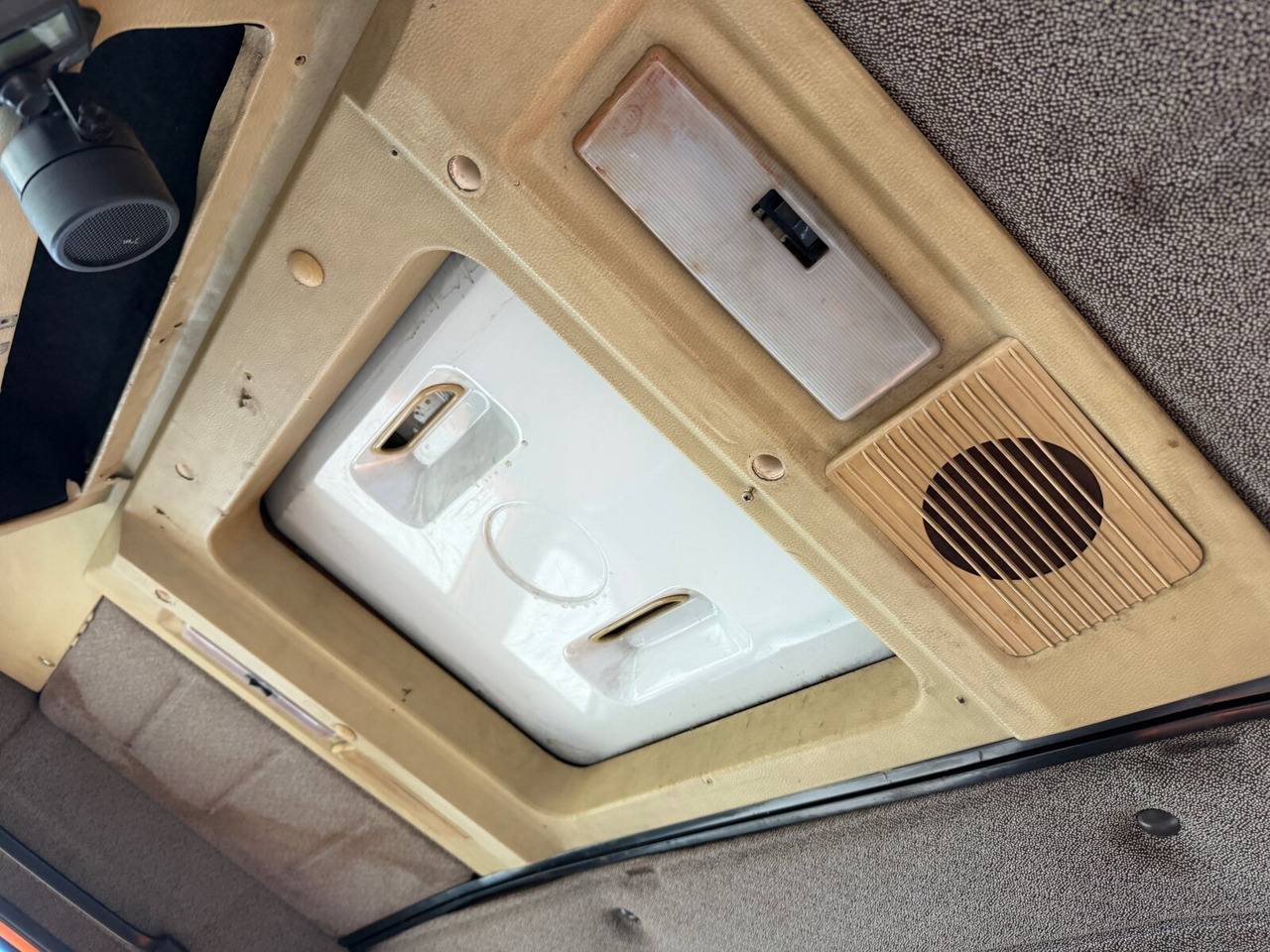 Mercedes-Benz NG 1928 A 4x4 NG 1928 A 4x4, V8-Motor, Winterdienstaustattung - Cab chassis truck: picture 3 Mercedes-Benz NG 1928 A 4x4 NG 1928 A 4x4, V8-Motor, Winterdienstaustattung - Cab chassis truck: picture 3