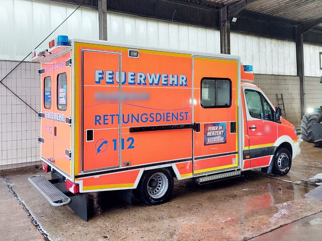 Mercedes-Benz Sprinter 516 CDI 4x2 Sprinter 516 CDI 4x2, Rettungswagen, Retarder - Fire truck: picture 3 Mercedes-Benz Sprinter 516 CDI 4x2 Sprinter 516 CDI 4x2, Rettungswagen, Retarder - Fire truck: picture 3