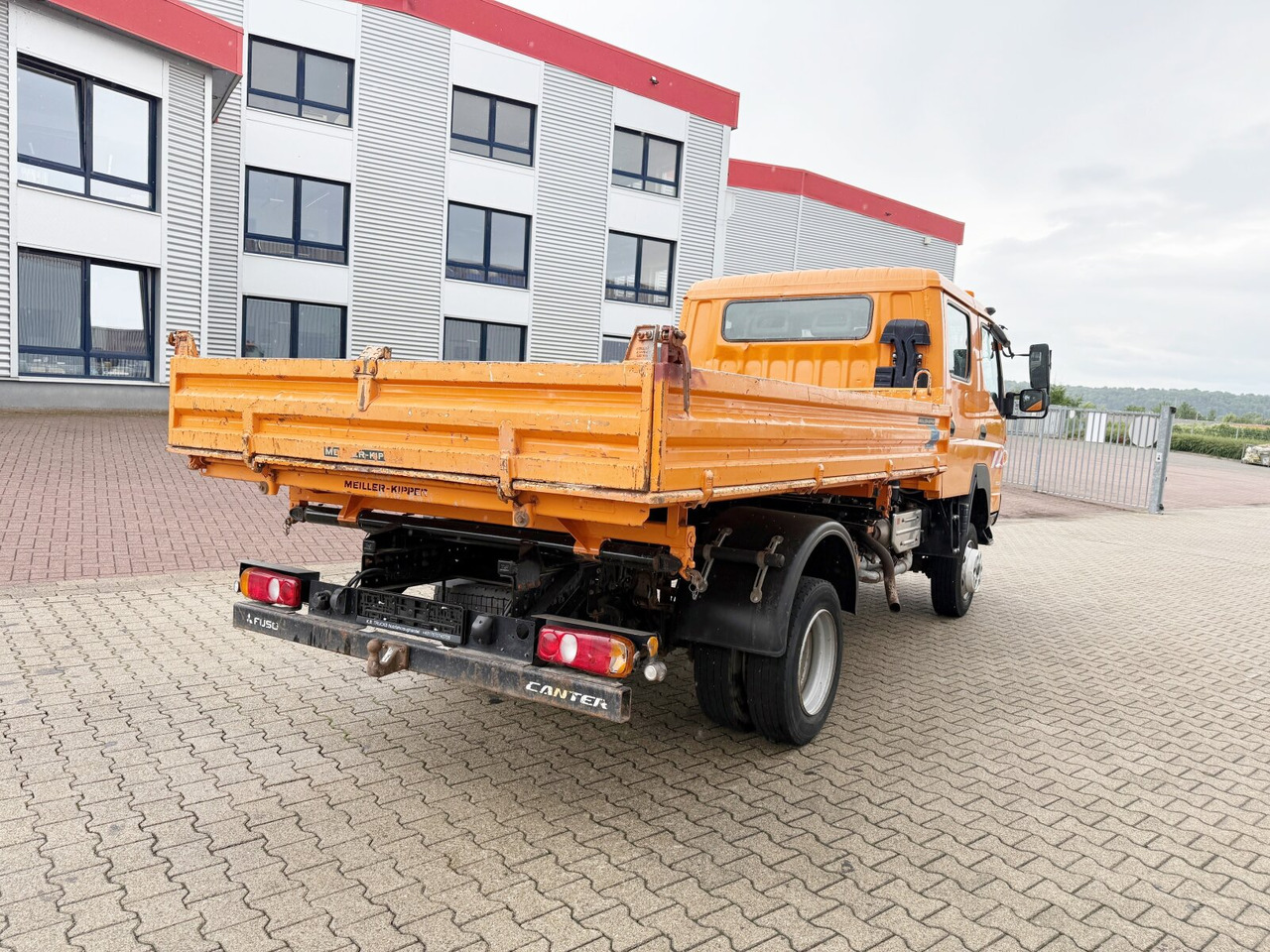 Leasing of Mitsubishi Fuso 6C18D 4x4 Doka Fuso 6C18D 4x4 Doka Mitsubishi Fuso 6C18D 4x4 Doka Fuso 6C18D 4x4 Doka: picture 10 Leasing of Mitsubishi Fuso 6C18D 4x4 Doka Fuso 6C18D 4x4 Doka Mitsubishi Fuso 6C18D 4x4 Doka Fuso 6C18D 4x4 Doka: picture 10