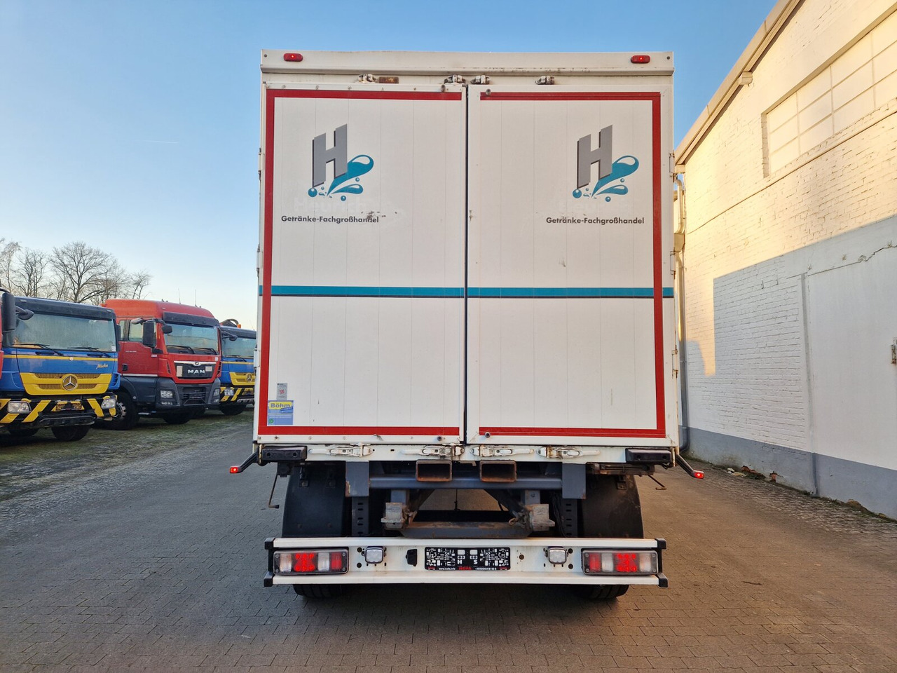 Orten PRASQ 18 Getränkeanhänger PRASQ 18 Getränkeanhänger, Stapleraufnahme, 12x VORHANDEN! - Closed box trailer: picture 4 Orten PRASQ 18 Getränkeanhänger PRASQ 18 Getränkeanhänger, Stapleraufnahme, 12x VORHANDEN! - Closed box trailer: picture 4