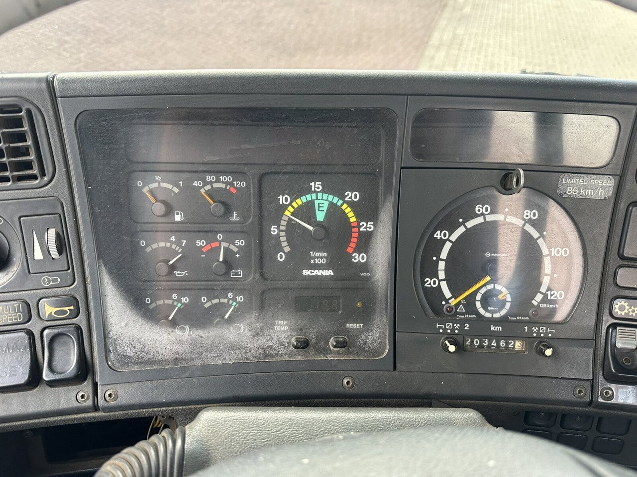 Scania P93 HK 250 6x4L P93 HK 250 6x4L, Abrollkipper - Hook lift truck: picture 5 Scania P93 HK 250 6x4L P93 HK 250 6x4L, Abrollkipper - Hook lift truck: picture 5