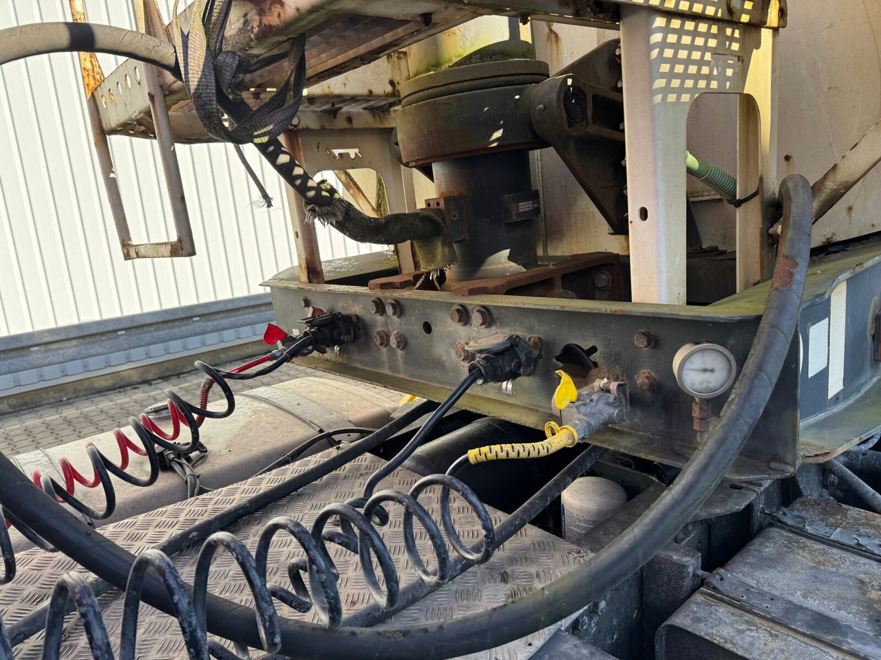 Carnehl CHKS/HH CHKS/HH, Liftachse, Stahlmulde ca. 24m³ - Semi-trailer: picture 2 Carnehl CHKS/HH CHKS/HH, Liftachse, Stahlmulde ca. 24m³ - Semi-trailer: picture 2