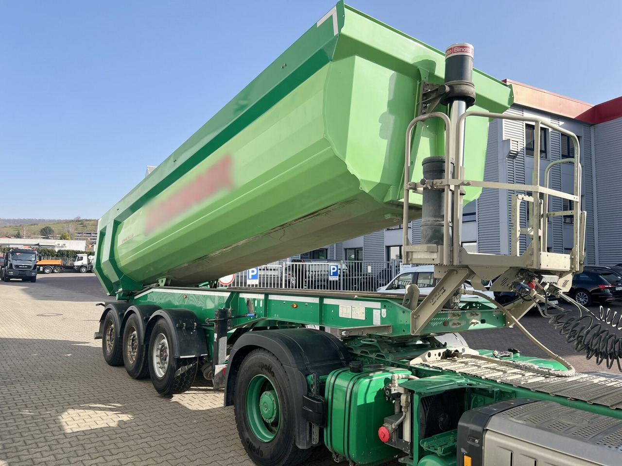 Schwarzmüller K-Serie Kippauflieger K-Serie Kippauflieger, Hardoxmulde ca. 25m³, 2x Liftachse - Semi-trailer: picture 4 Schwarzmüller K-Serie Kippauflieger K-Serie Kippauflieger, Hardoxmulde ca. 25m³, 2x Liftachse - Semi-trailer: picture 4