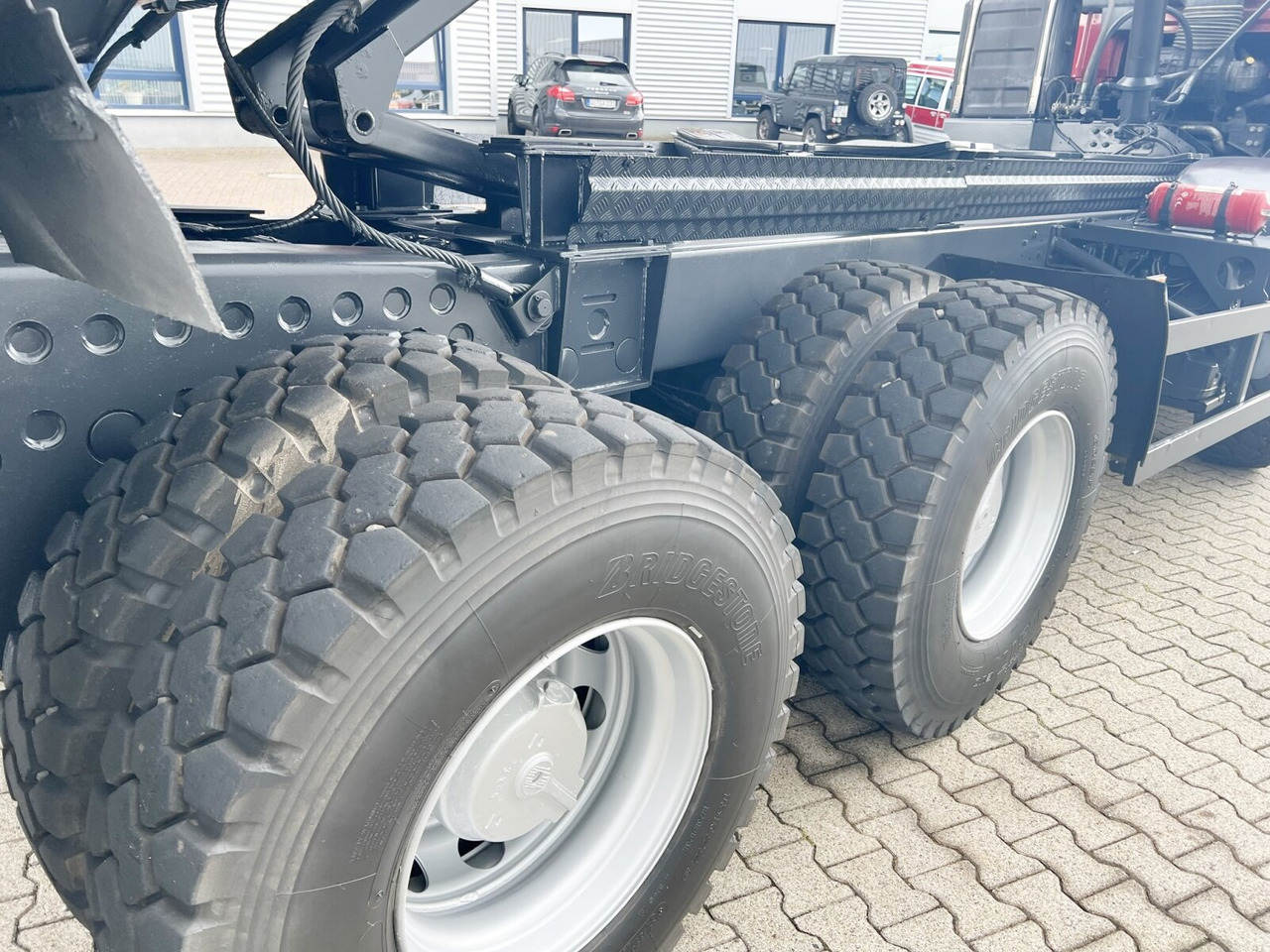 Tatra Phoenix 8x8 Phoenix 8x8, Stahlmulde ca. 22m³, hydr. Heckklappe - Dumper: picture 4 Tatra Phoenix 8x8 Phoenix 8x8, Stahlmulde ca. 22m³, hydr. Heckklappe - Dumper: picture 4