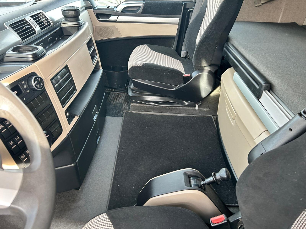 MAN TGX 33.580 6x4 BB TGX 33.580 6x4 BB, Intarder, zZGG 150.000kg - Tractor unit: picture 4 MAN TGX 33.580 6x4 BB TGX 33.580 6x4 BB, Intarder, zZGG 150.000kg - Tractor unit: picture 4