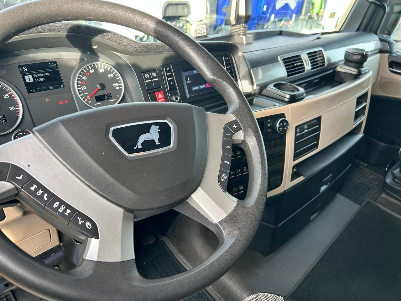 MAN TGX 33.580 6x4 BB TGX 33.580 6x4 BB, Intarder, zZGG 150.000kg - Tractor unit: picture 2 MAN TGX 33.580 6x4 BB TGX 33.580 6x4 BB, Intarder, zZGG 150.000kg - Tractor unit: picture 2