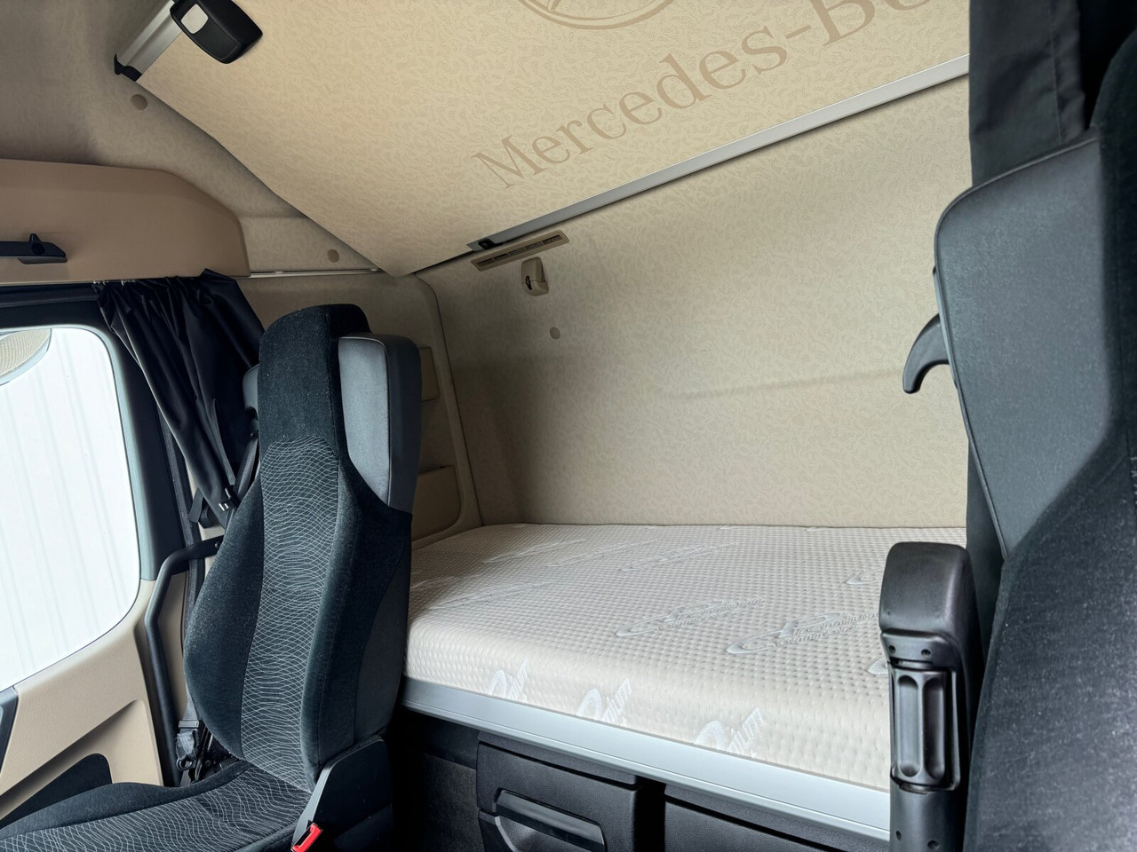 Mercedes-Benz Actros 1848 LS 4x2 Actros 1848 LS 4x2, Vollumer, Retarder - Tractor unit: picture 4 Mercedes-Benz Actros 1848 LS 4x2 Actros 1848 LS 4x2, Vollumer, Retarder - Tractor unit: picture 4