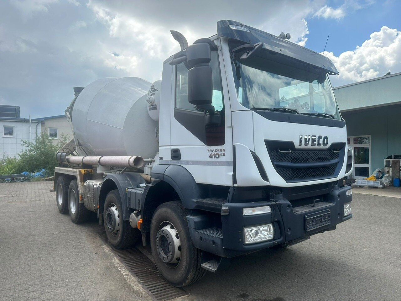 Trakker AD340T41B 8x4 Trakker AD340T41B 8x4, Betonmischer Stetter ca. 9m³ - Concrete mixer truck: picture 2 Trakker AD340T41B 8x4 Trakker AD340T41B 8x4, Betonmischer Stetter ca. 9m³ - Concrete mixer truck: picture 2