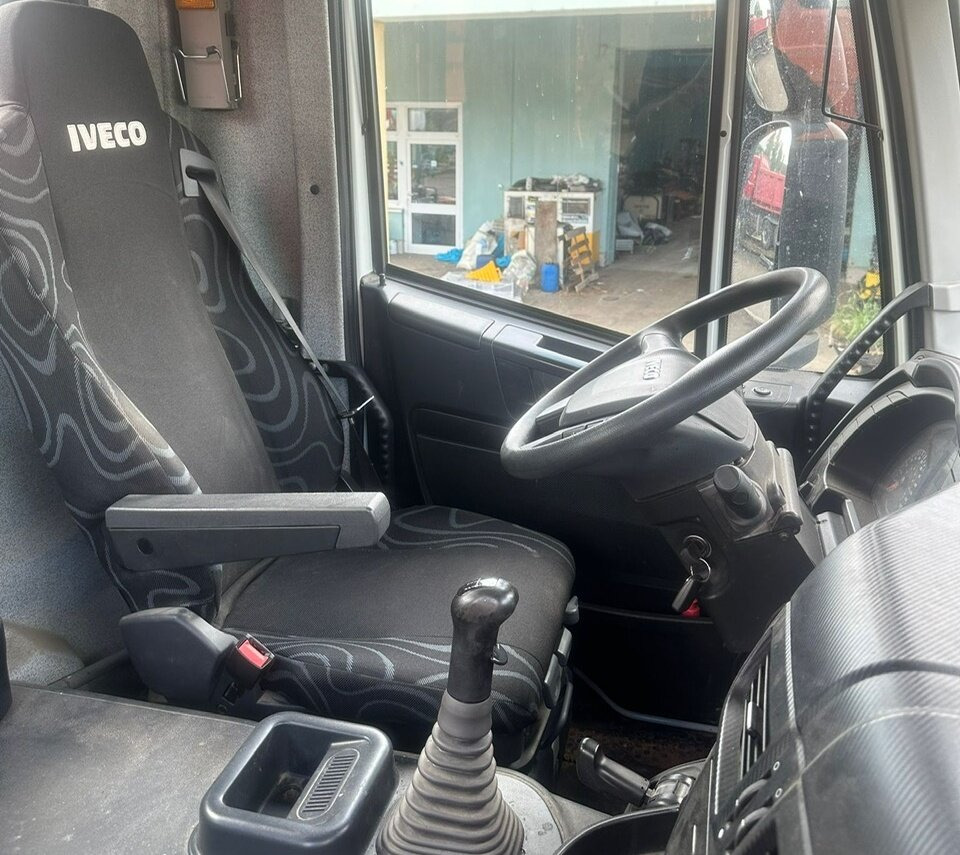 Trakker AD340T41B 8x4 Trakker AD340T41B 8x4, Betonmischer Stetter ca. 9m³ - Concrete mixer truck: picture 3 Trakker AD340T41B 8x4 Trakker AD340T41B 8x4, Betonmischer Stetter ca. 9m³ - Concrete mixer truck: picture 3