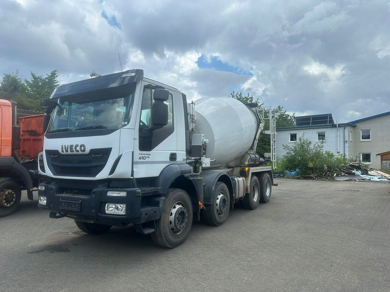 Trakker AD340T41B 8x4 Trakker AD340T41B 8x4, Betonmischer Stetter ca. 9m³ - Concrete mixer truck: picture 1 Trakker AD340T41B 8x4 Trakker AD340T41B 8x4, Betonmischer Stetter ca. 9m³ - Concrete mixer truck: picture 1