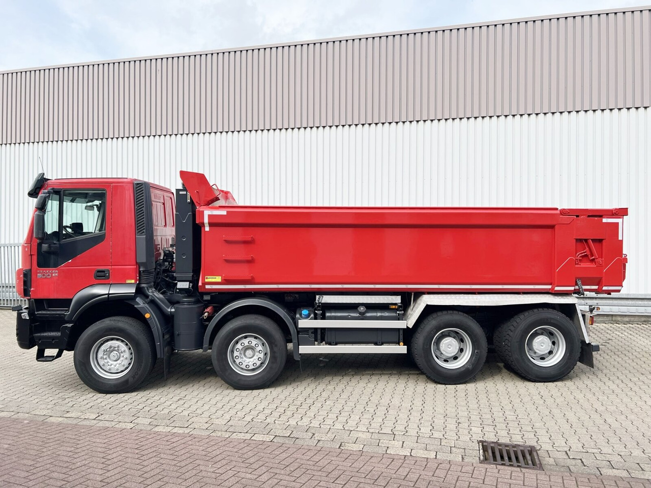 Tipper Trakker AD410T50 8x4 Trakker AD410T50 8x4, Stahlmulde ca. 16m³, hydr. Heckklappe: picture 11