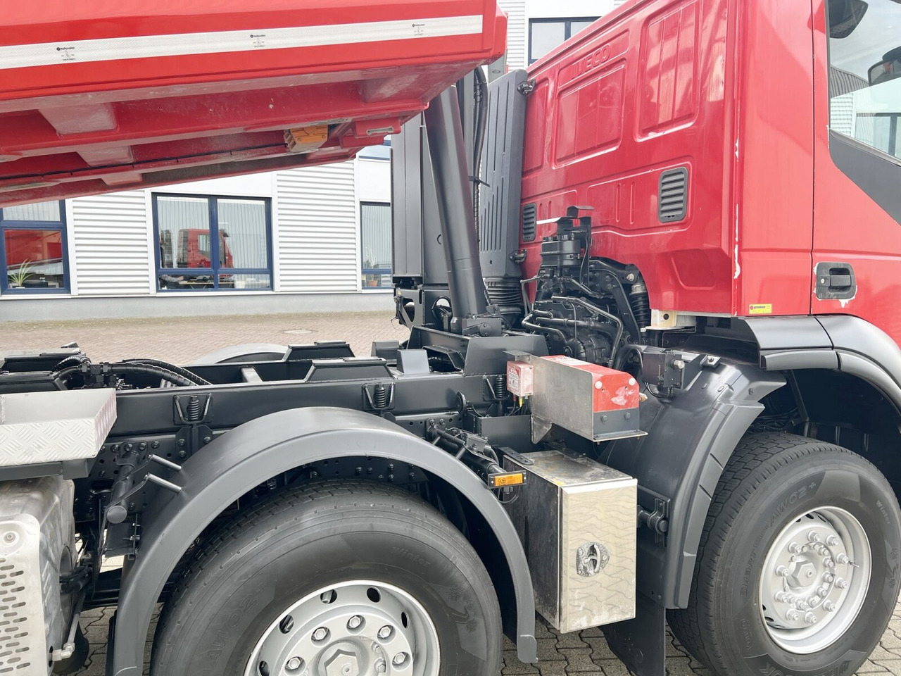 Tipper Trakker AD410T50 8x4 Trakker AD410T50 8x4, Stahlmulde ca. 16m³, hydr. Heckklappe: picture 12